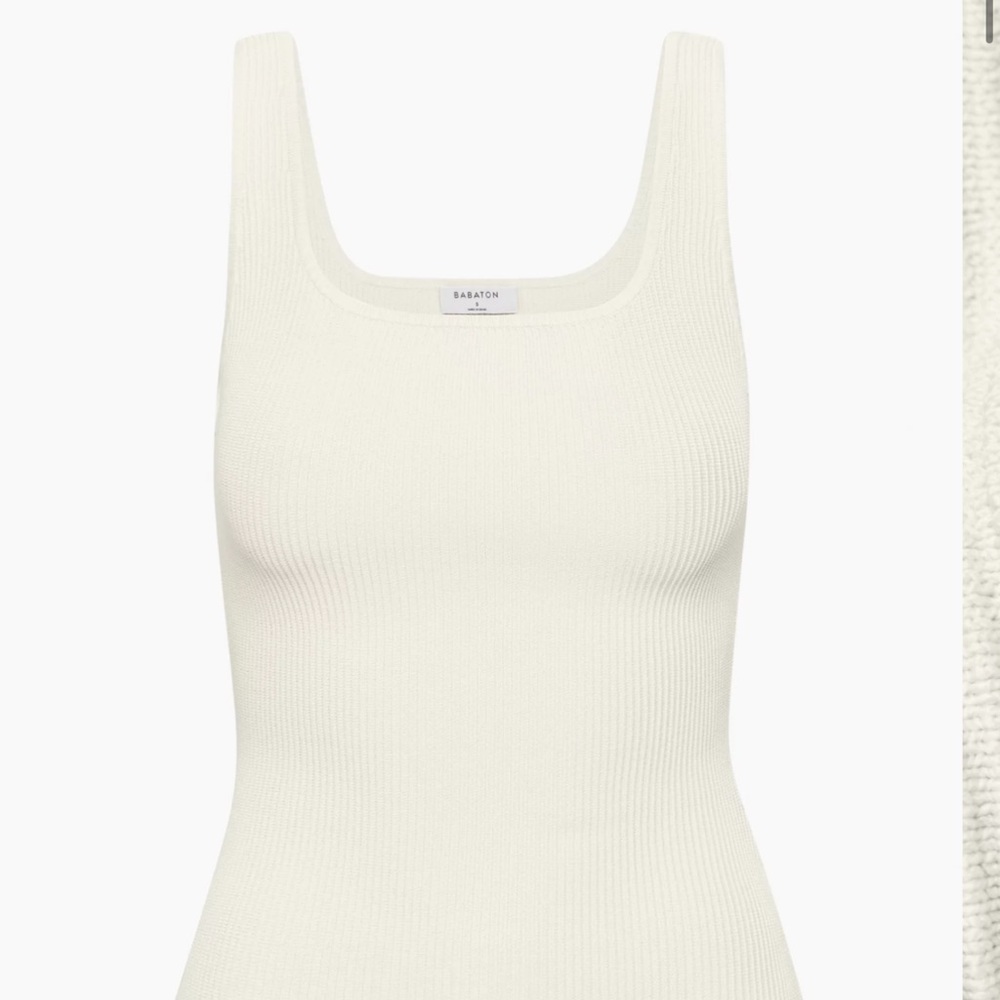 Aritzia Babaton Sculpt Knit Squareneck Hip Tank